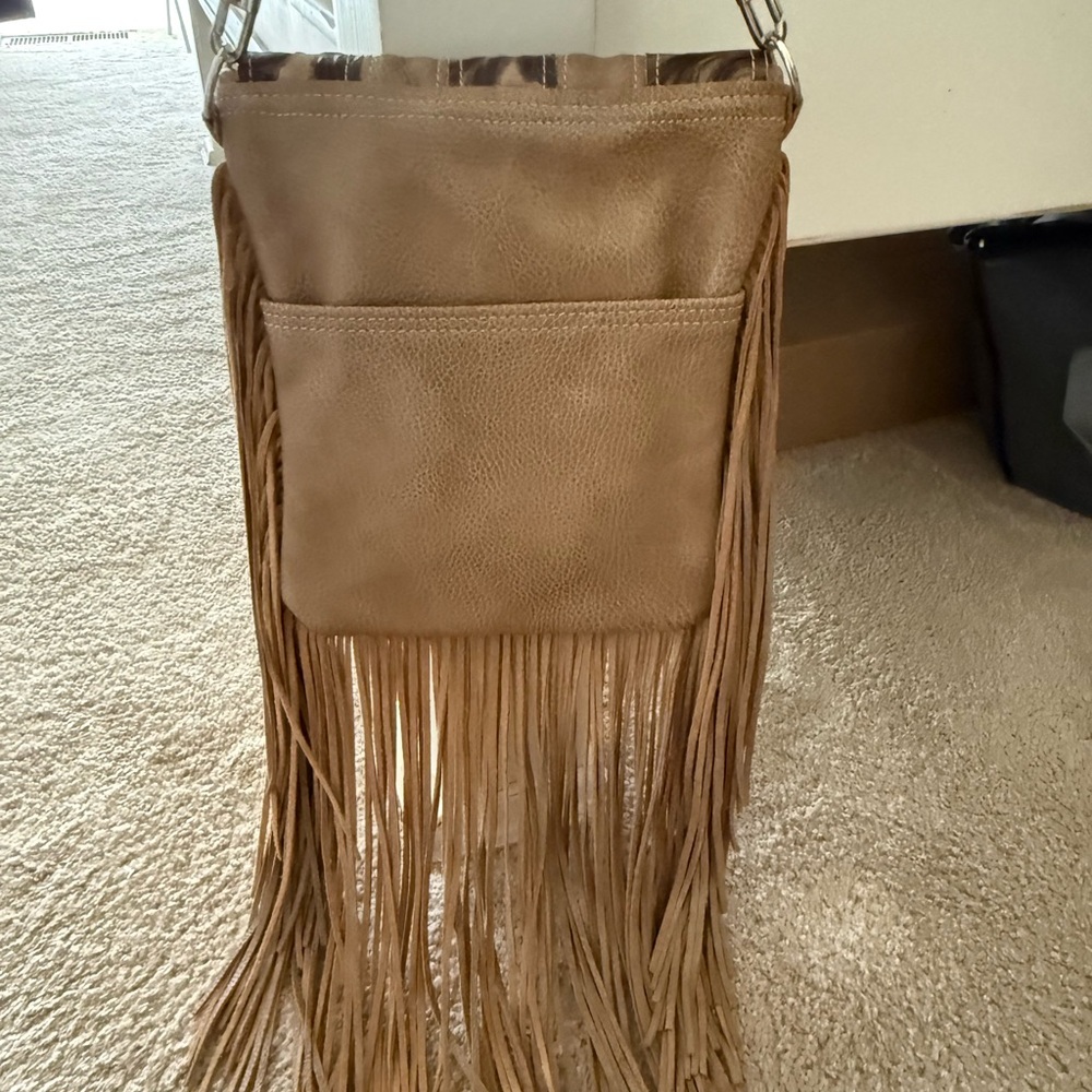 HCC Fringed Tan Crossbody Bag with Haircalf Front - Picture 3 of 4